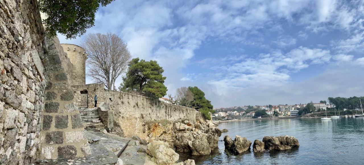 Villa Kuca Za Odmor Krk Krk Town Exterior foto