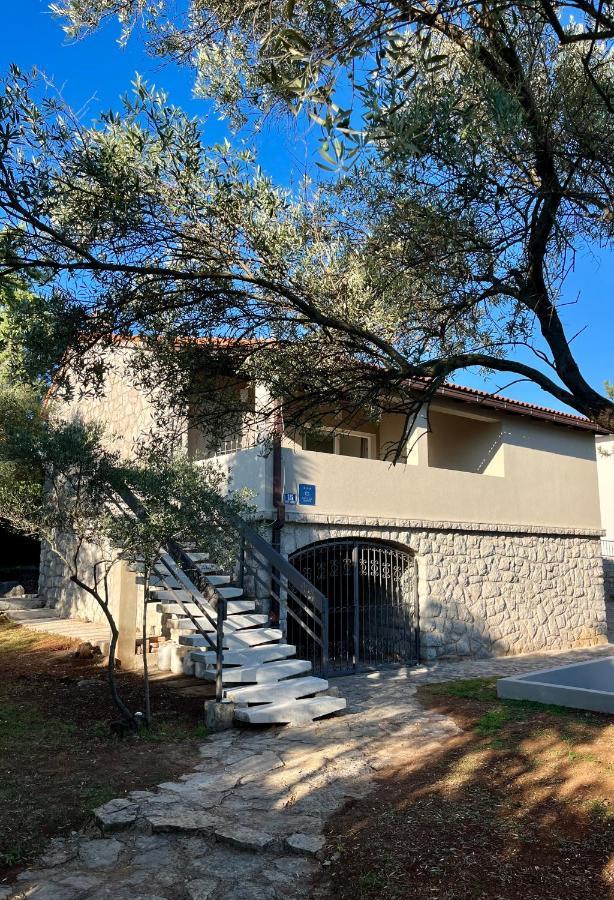 Villa Kuca Za Odmor Krk Krk Town Exterior foto